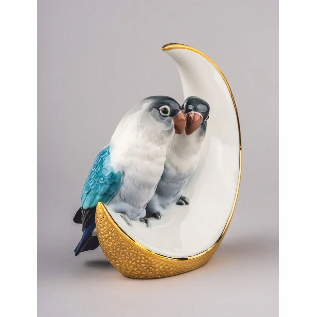 Casa Padrino figura decorativa de porcelana de lujo loros en la luna colorido / blanco / oro 15 x 8 x A. 16 cm