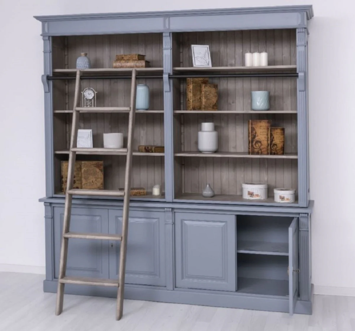 Casa Padrino armario de libros de estilo campestre con escalera azul claro / gris 223 x 51 x A. 228 cm - Gabinete de sal¨®n - Gabinete de oficina - Muebles de estilo campestre