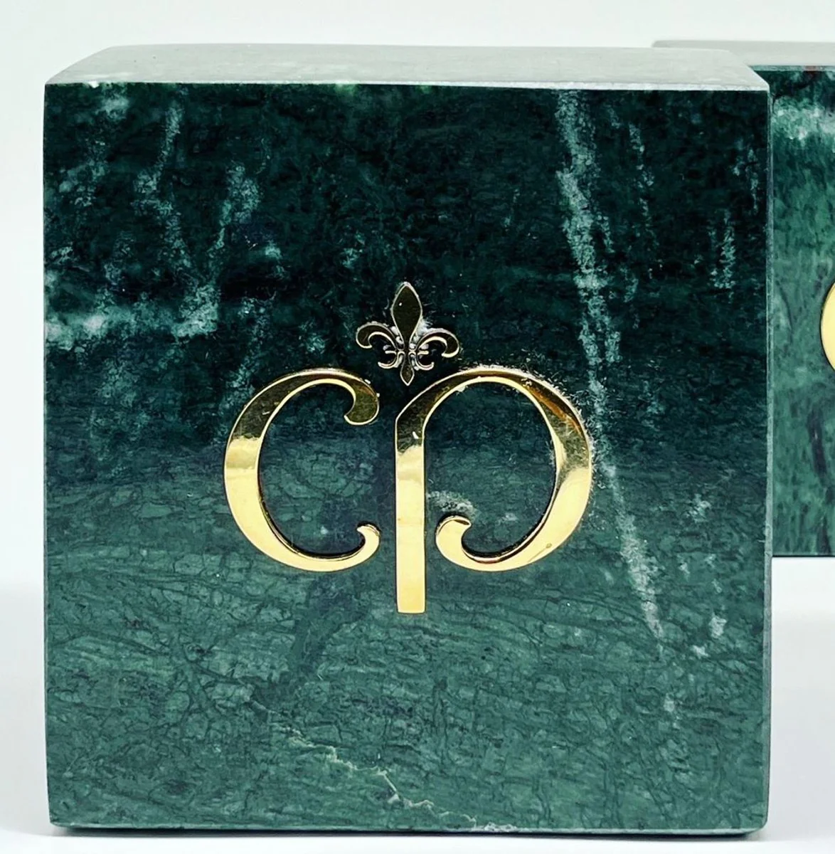 Casa Padrino conjunto de sujetalibros decorativos de mármol de lujo verde / oro