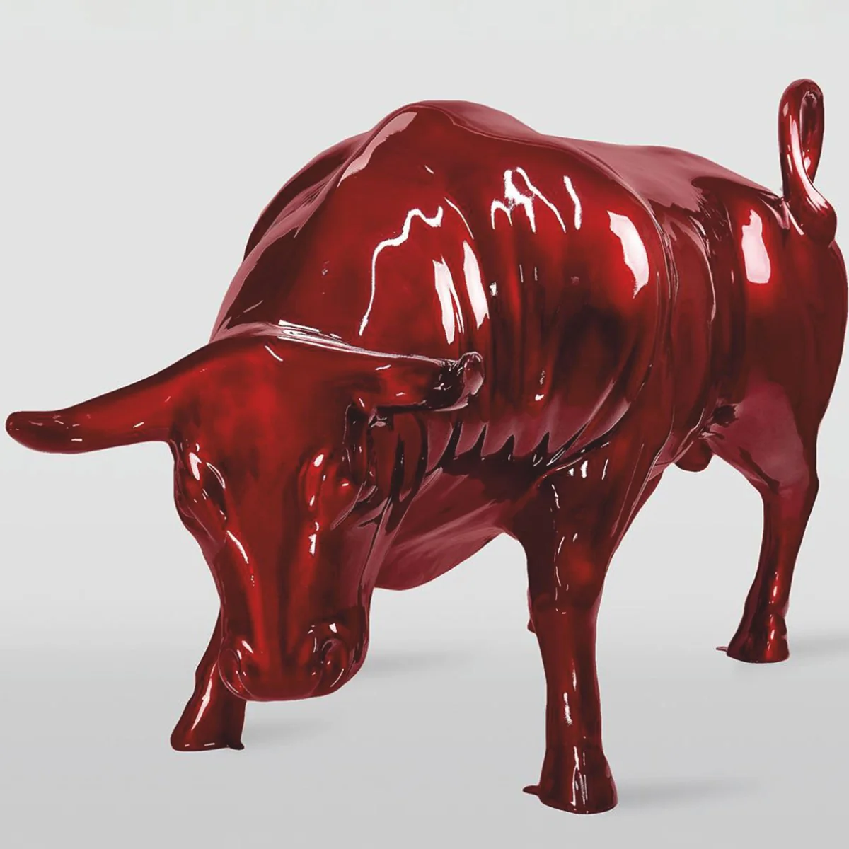Casa Padrino escultura decorativa XXL toro rojo metalizado 235 cm - Figura de jard¨ªn