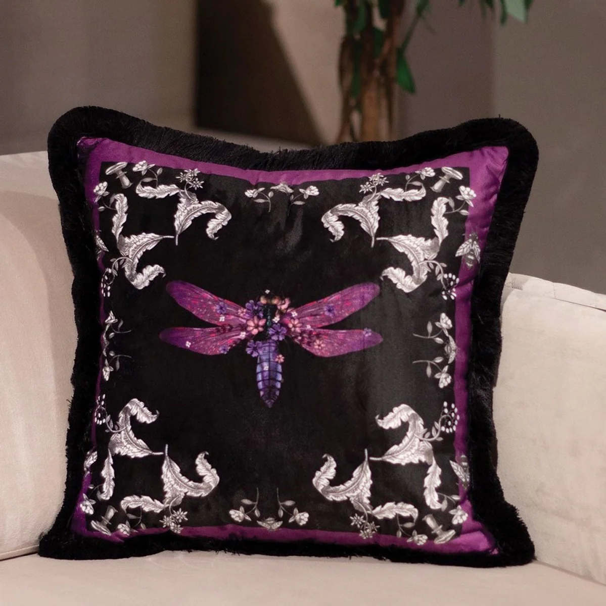 Casa Padrino cojín decorativa de lujo libélula y flores púrpura / gris / negro 45 x 45 cm - Almohada de terciopelo estampado con flecos - Accesorios decorativos de lujo