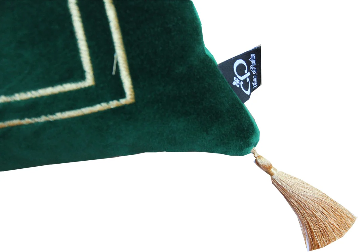 Cojín decorativo de lujo Casa Padrino Escudo de armas de color verde oscuro / dorado con borlas doradas de 45 x 45 cm. Tejido de terciopelo más fino.