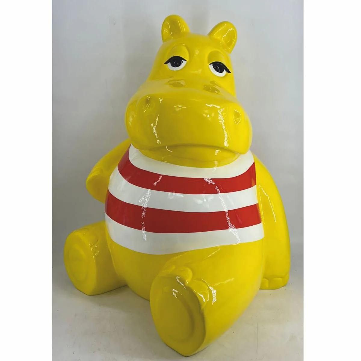 Casa Padrino escultura decorativa XXL hipop¨®tamo amarillo / blanco / rojo A. 100 cm