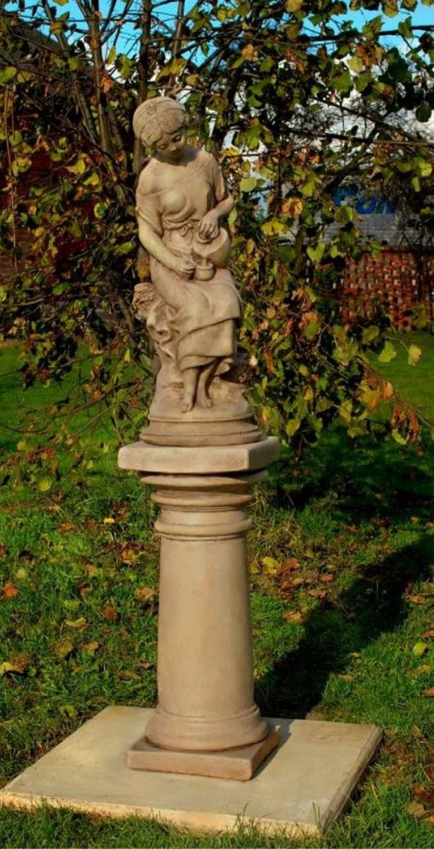 Casa Padrino Escultura Art Nouveau Lechera Gris / Beige 24 x 24 x H. 62 cm - Figura de Piedra de Decoración de Jardín