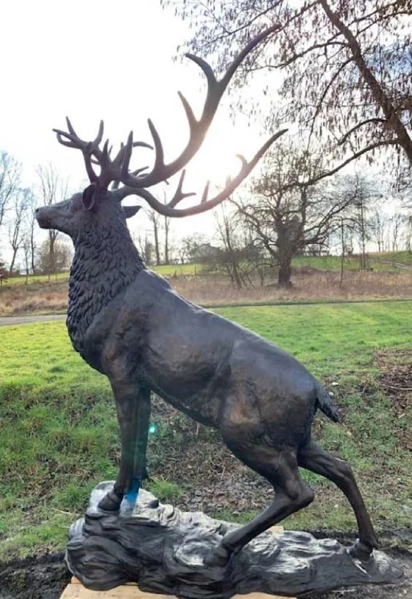Casa Padrino escultura decorativa de bronce de lujo ciervo 196 x 130 x A. 269 cm - Enorme escultura de bronce - Figura animal tamaño natural - Figura de ciervo XXL - Escultura de jardín XXL