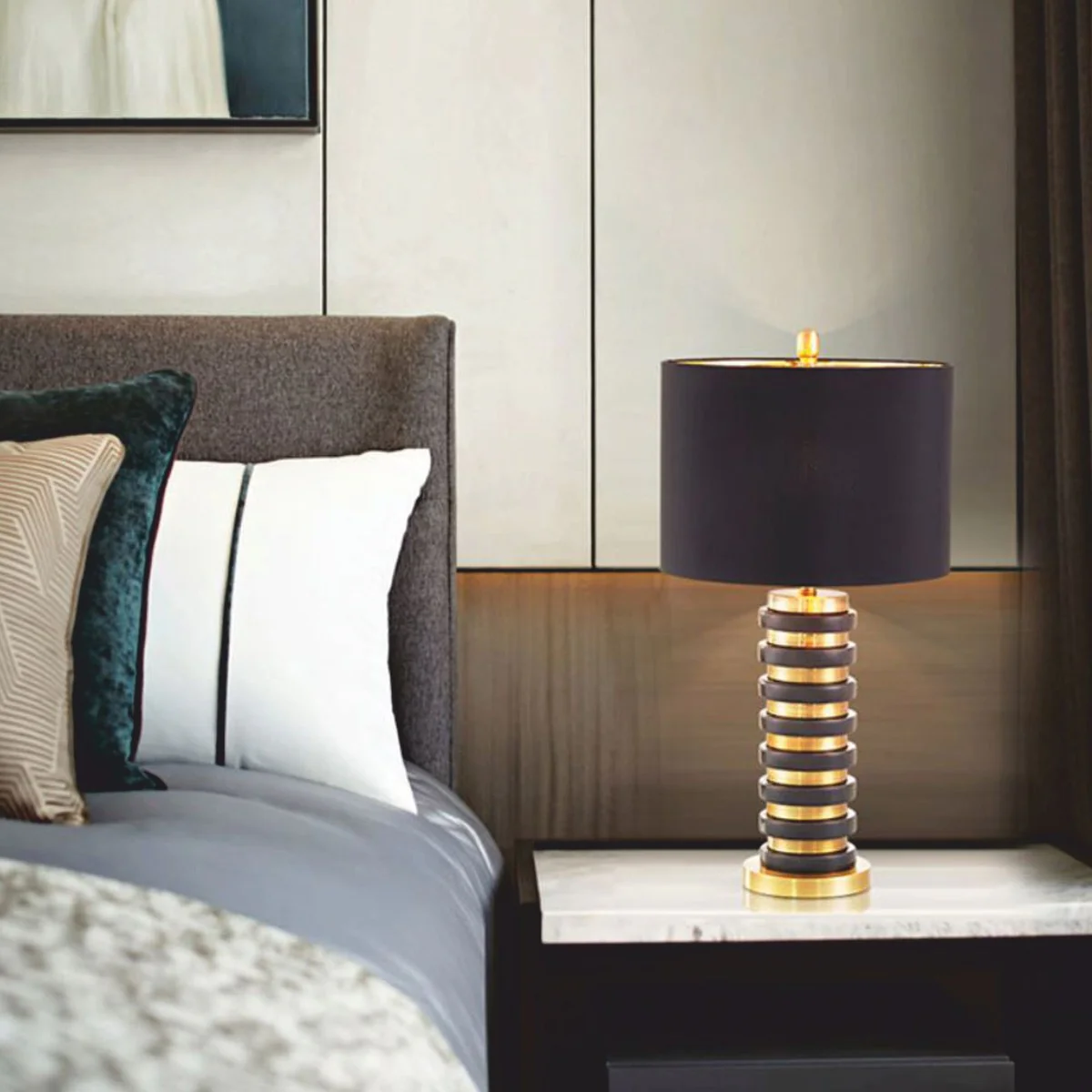 Casa Padrino L¨¢mpara de Mesa de Lujo Lat¨®n / Negro A. 65 cm - L¨¢mparas de Lujo