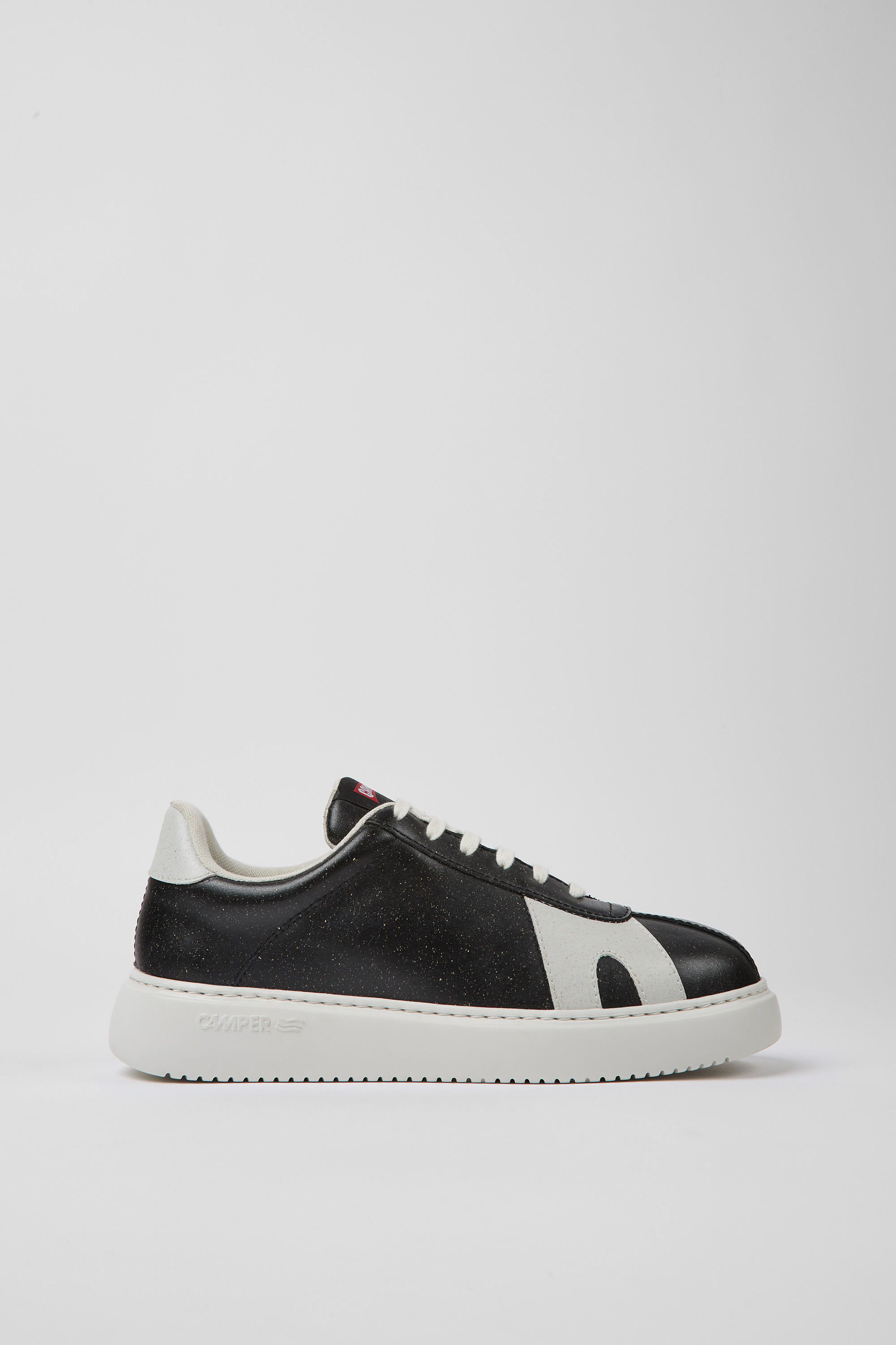 Runner K21 MIRUM - Black and white sneakers for men