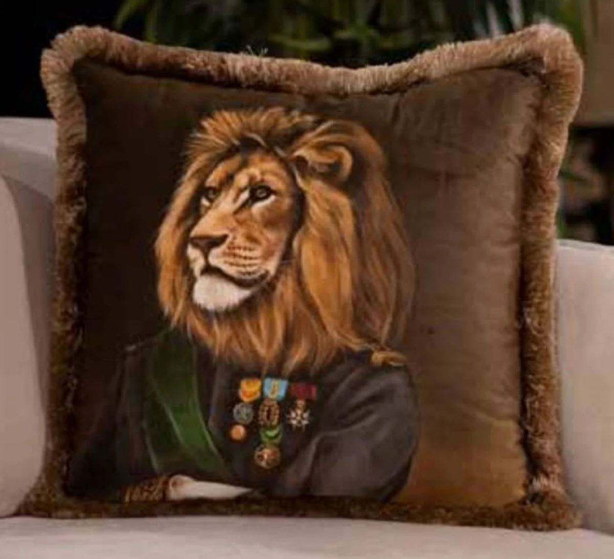 Casa Padrino almohada decorativa de lujo oficial león marrón / multicolor 45 x 45 cm - Almohada de terciopelo estampada con flecos - Colección de Lujo