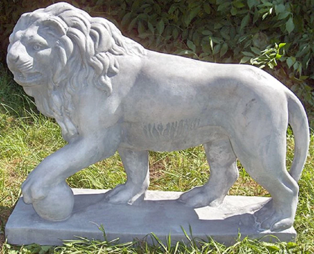 Casa Padrino escultura decorativa de lujo león con bola izquierda gris 75 x 22 x H. 58 cm - Magnífica Decoración de Jardín