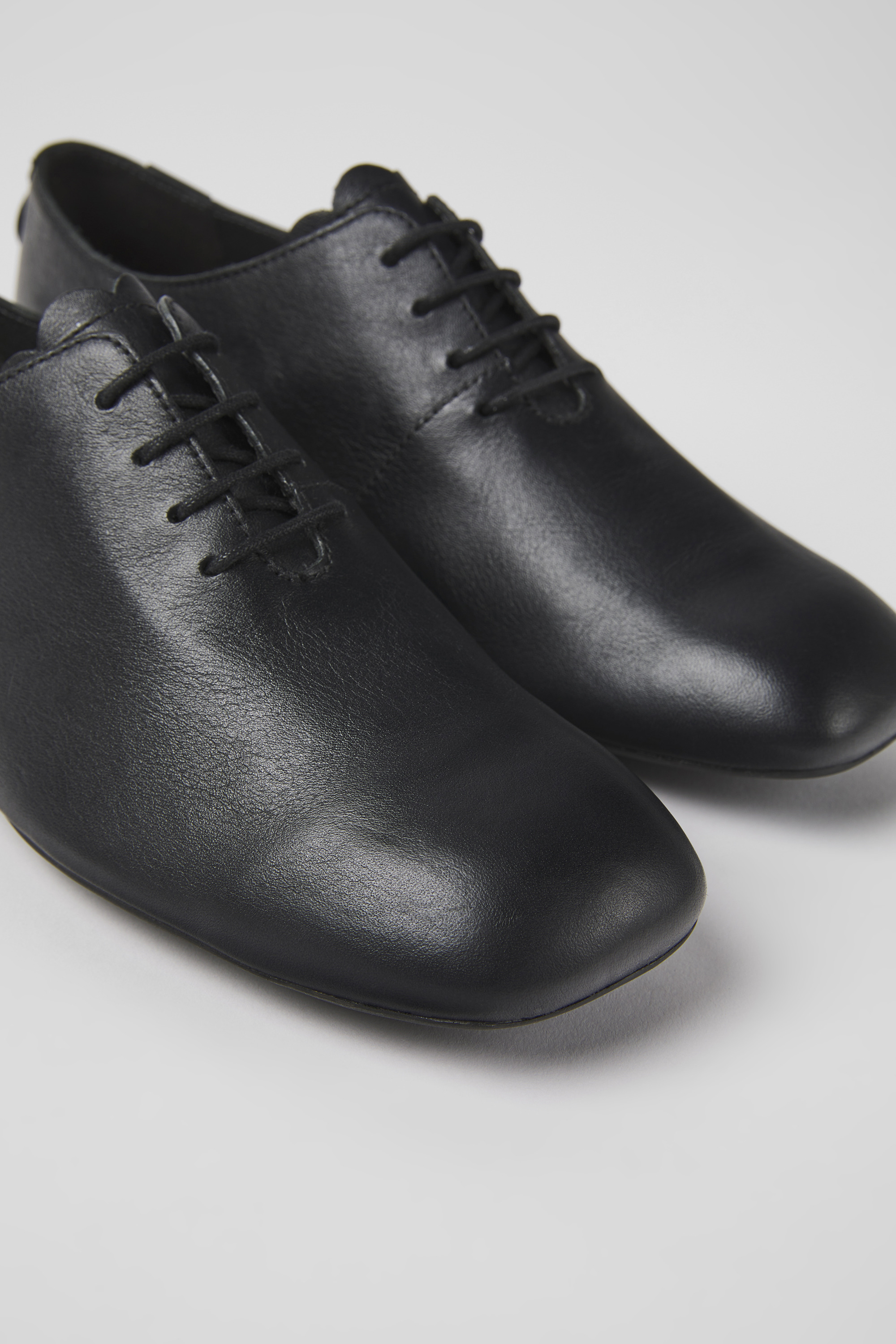 Casi Myra - Black leather shoes for women