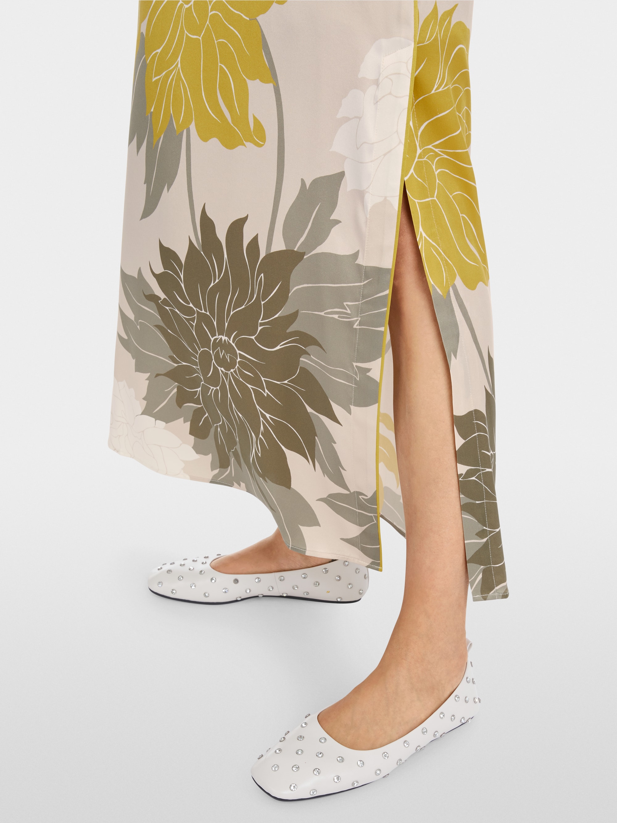 Marc-Cain Elegantly shiny silk skirt