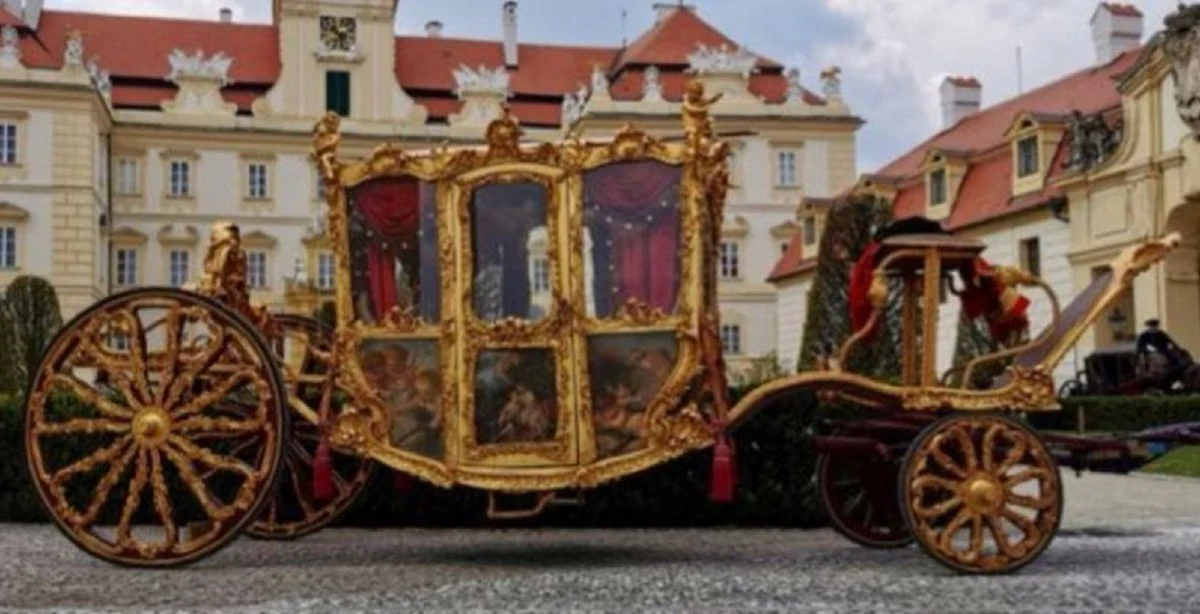Casa Padrino carruaje del rey barroco de lujo natural / oro / rojo - Magnífico carruaje de caballos en estilo barroco - Calidad de Lujo - Noble y Magnífico