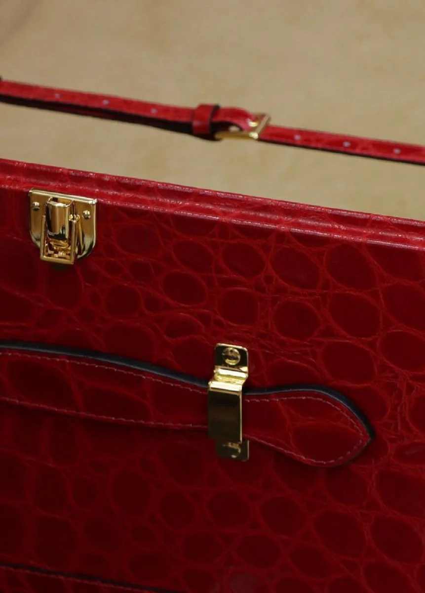 Casa Padrino maleta de cuero genuino de lujo con cerradura de combinaci¨®n y ruedas rojo / oro 48 x 28 x A. 90 cm - Maleta de Viaje Hecha a Mano de Cuero de Alta Calidad - Accesorios de Lujo