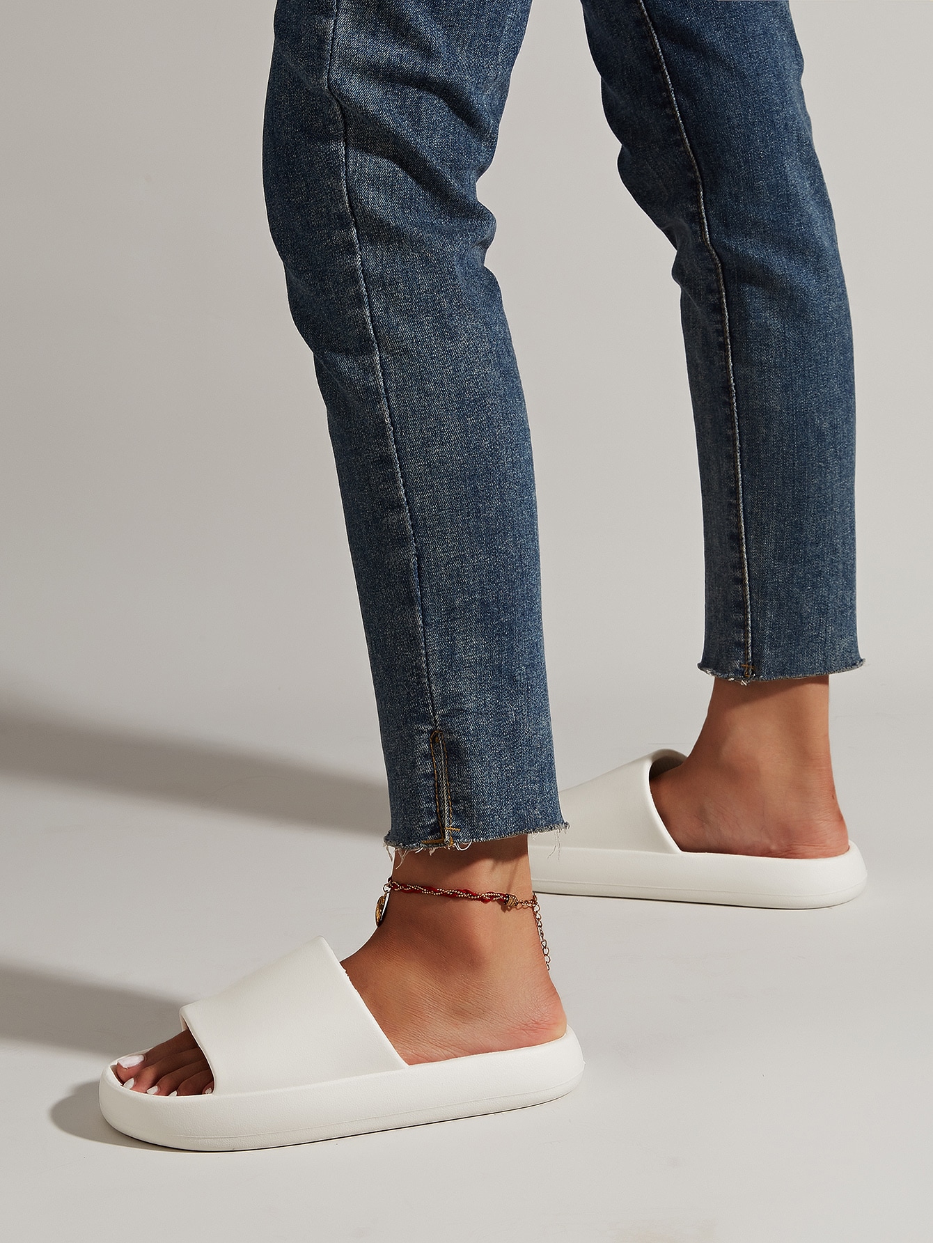 Minimalist Single Band Slides