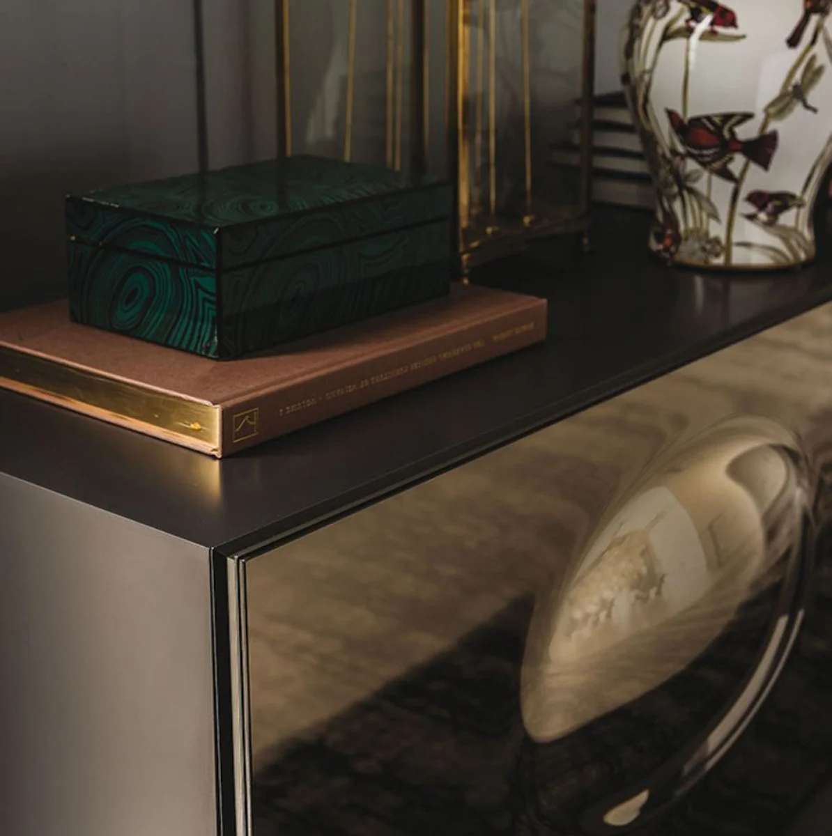 Casa Padrino aparador de dise?o de lujo grafito mate / bronce 200 x 50 x A. 73 cm - Armario moderno de madera maciza con 3 puertas espejadas - Muebles de Lujo