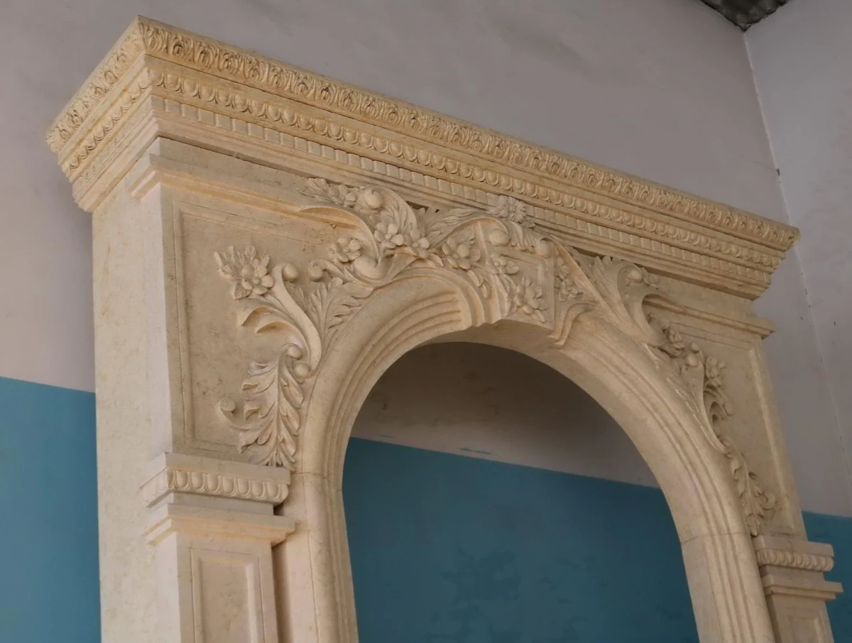 Casa Padrino marco de chimenea de m¨¢rmol barroco de lujo beige 200 x A. 342 cm