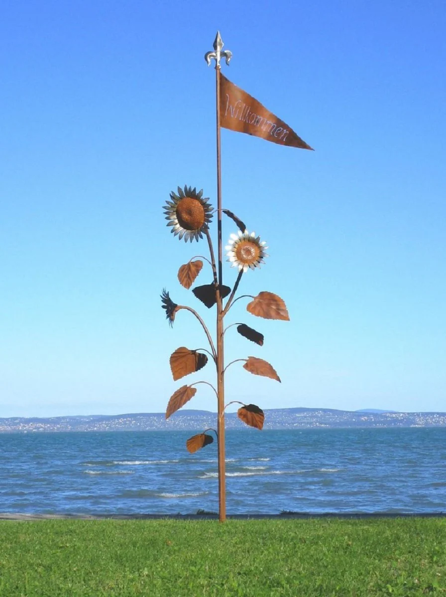 Casa Padrino escultura de jard¨ªn de acero XXL de lujo girasoles con bandera ¨®xido / plata 95 x 75 x A. 290 cm - Decoraci¨®n de jard¨ªn XXL enorme - Decoraci¨®n exterior - Accesorios de jard¨ªn