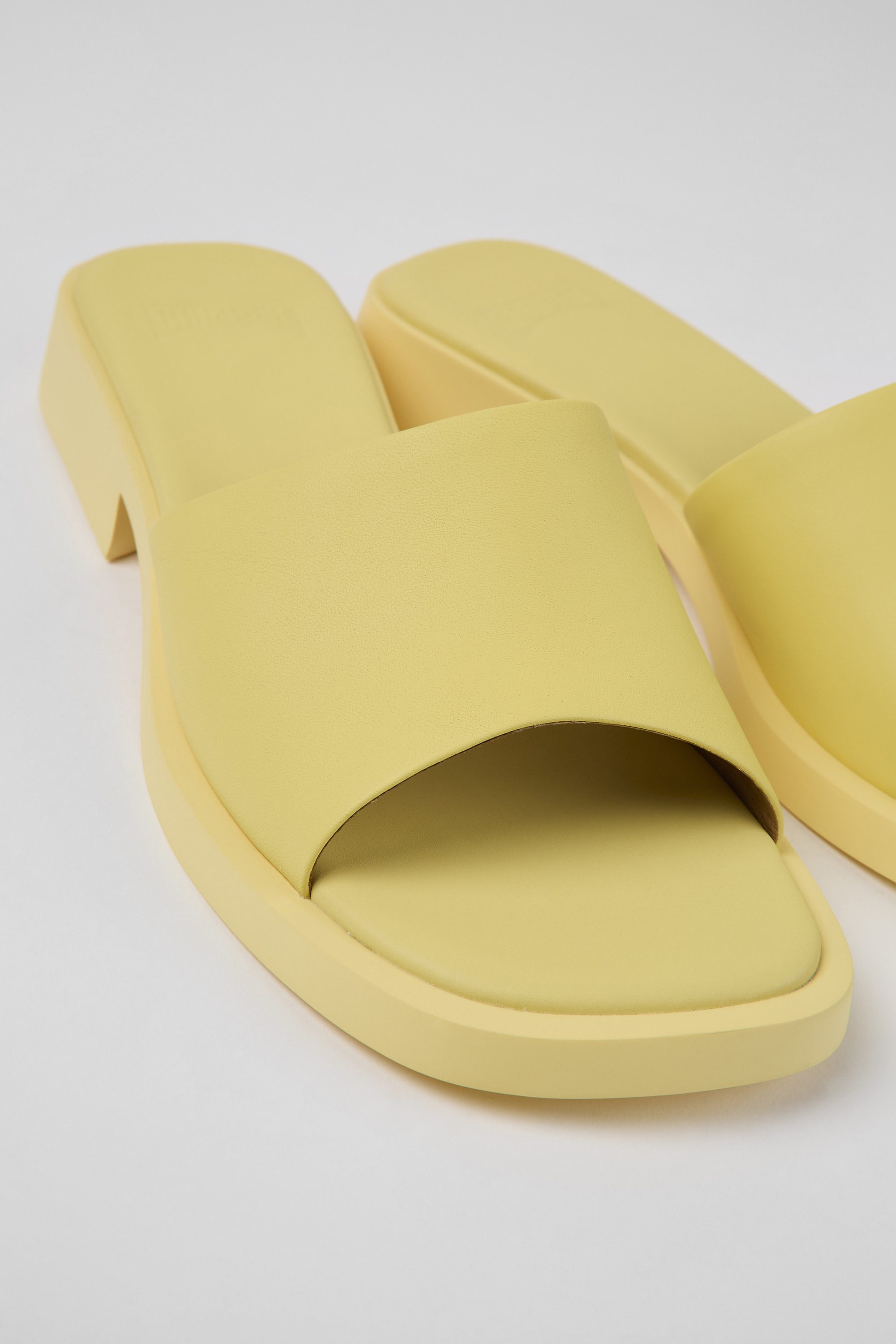 Dana - Yellow leather sandals for women