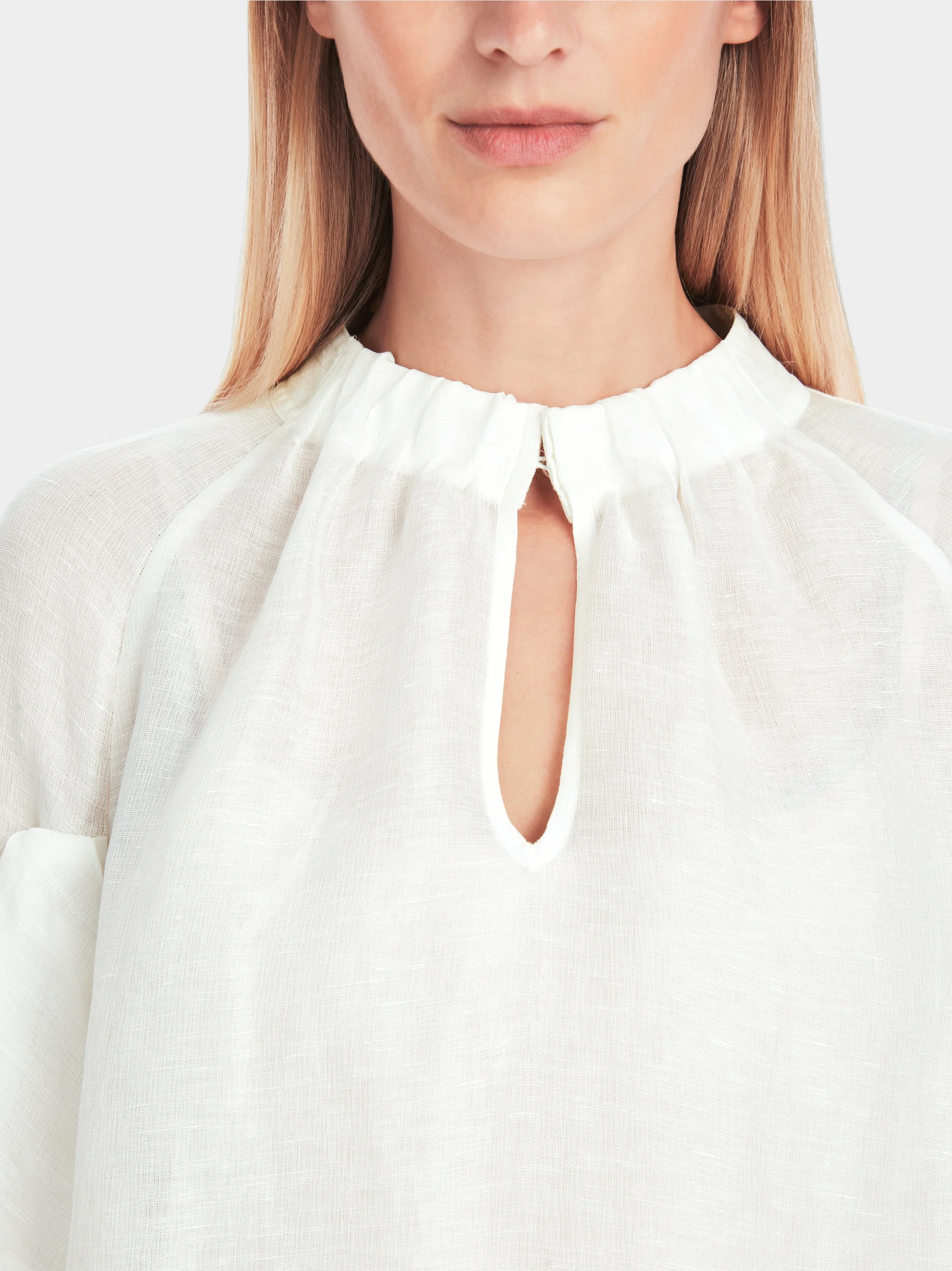 Marc-Cain Plain blouse with balloon sleeves