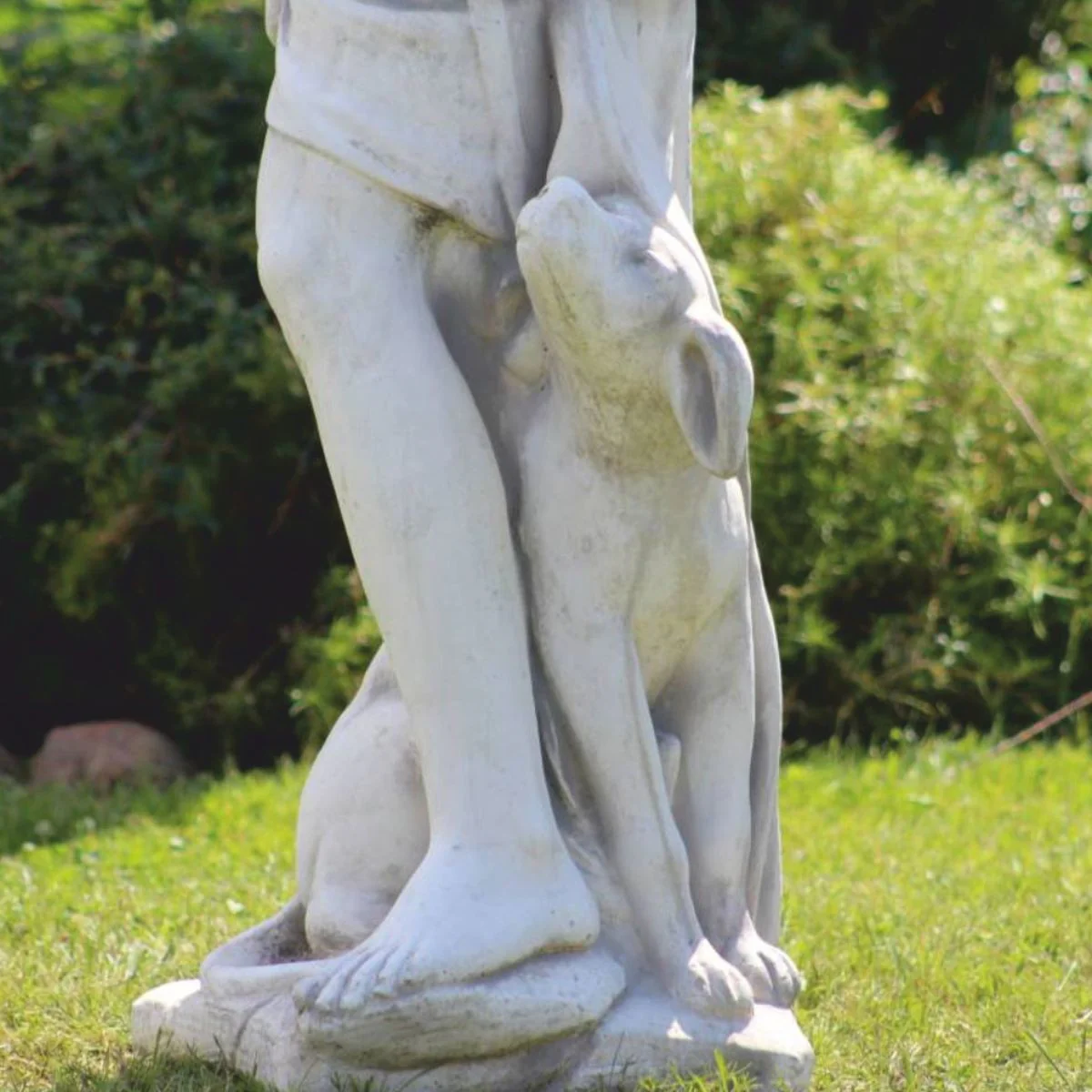 Casa Padrino escultura de decoraci¨®n de jard¨ªn Art Nouveau hombre con arco y perro gris A. 142 cm