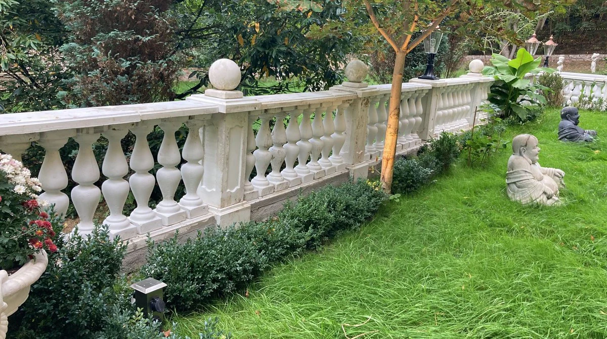 Casa Padrino pilar decorativa de jardín barroco 33 x 33 x A. 82 cm - Pilar de piedra de estilo antiguo - Magnífica pilar de jardín - Complementos de decoración de terrazas y jardines barrocos