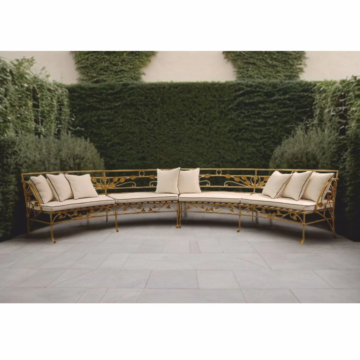 Casa Padrino Sof¨¢ Art Nouveau de Lujo Oro / Crema 435 cm - Sof¨¢ para Hotel y Jard¨ªn