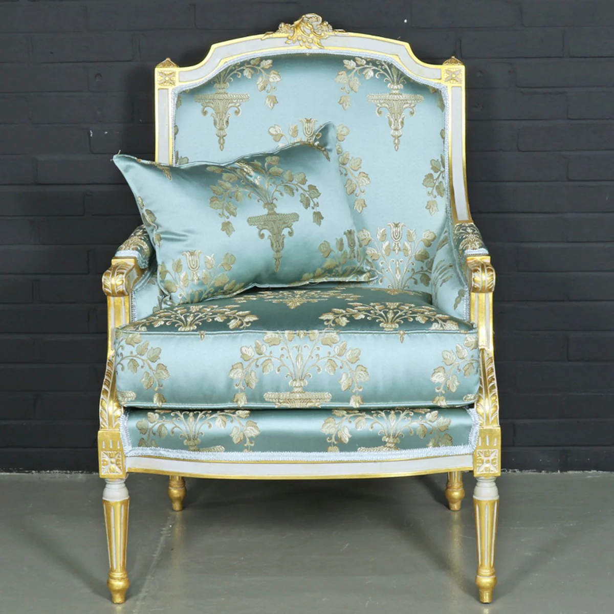 Casa Padrino antique style lounge armchair light turquoise / gold 70 x 70 x H. 100 cm - Baroque Furniture
