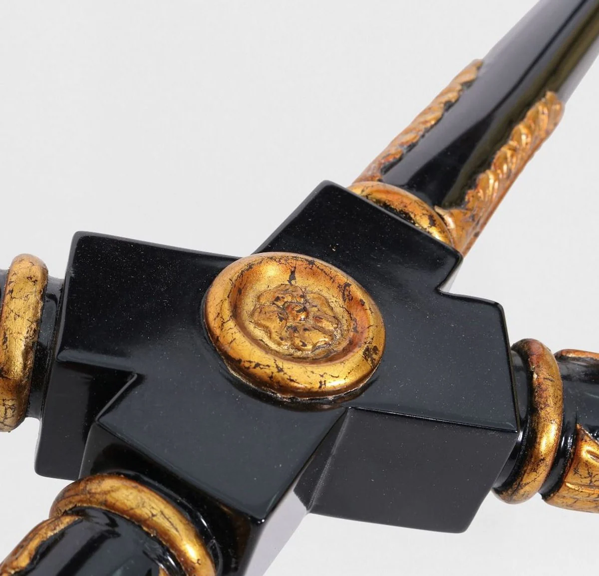 Casa Padrino mesa de centro barroco de lujo marr¨®n / negro / oro 122 x 81 x A. 56 cm - Mesa de sal¨®n de madera maciza noble con tapa de vidrio - Muebles Barrocos