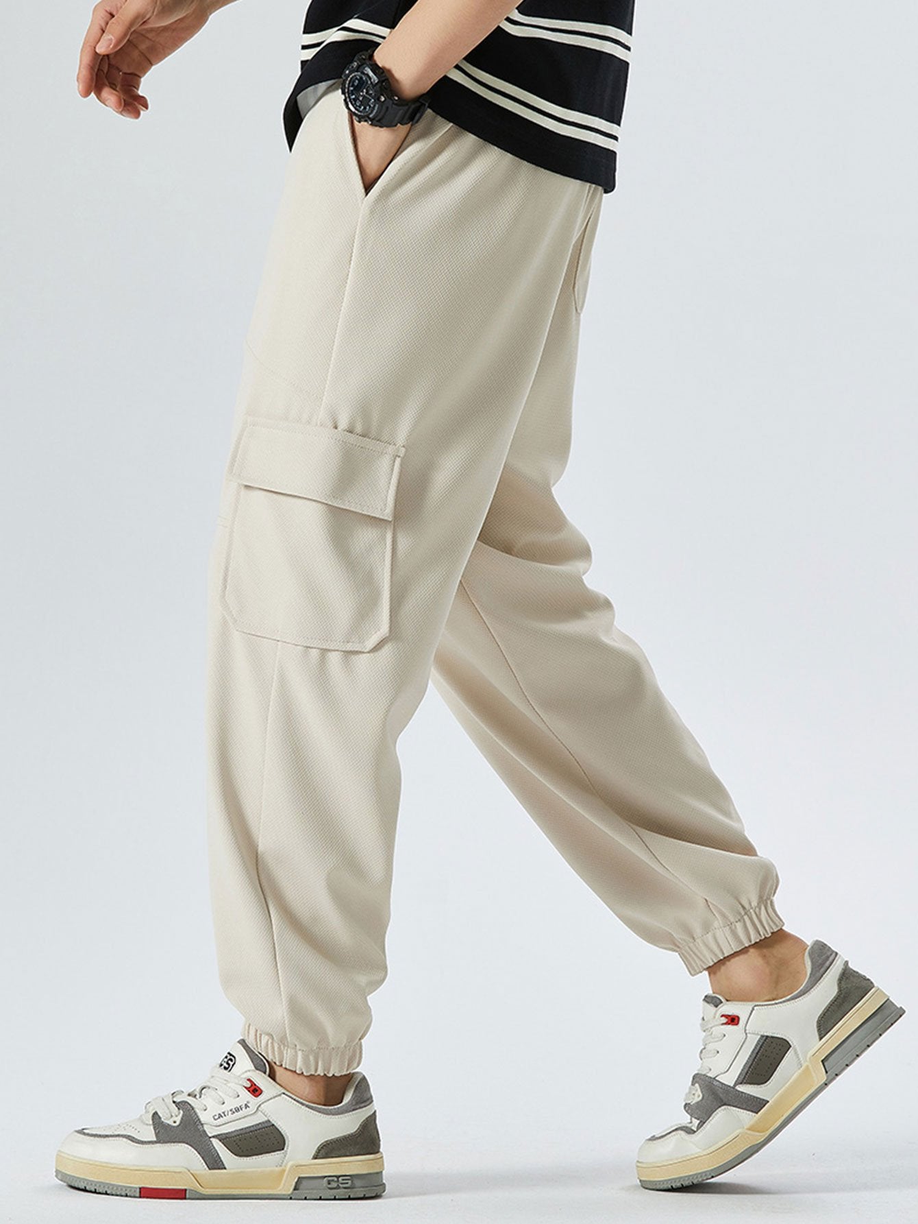 Elastic Waist Cargo Jogging Pants