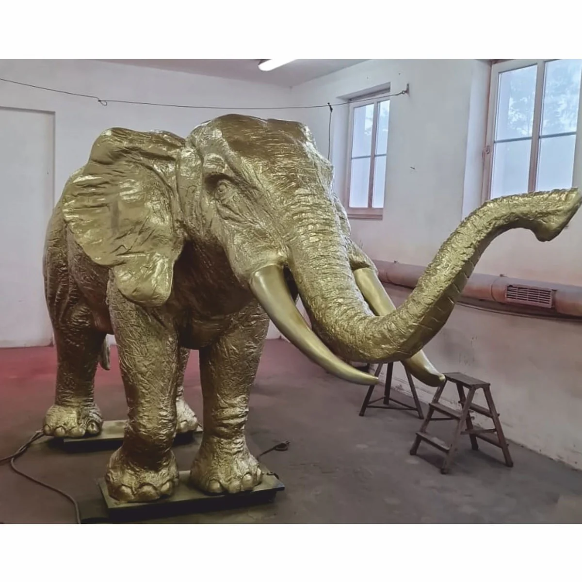Casa Padrino escultura decorativa XXL elefante oro 410 cm - Figura gigante para decoraci¨®n de jard¨ªn