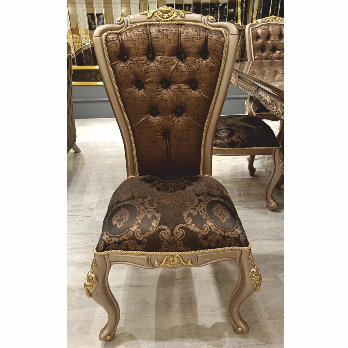 Casa Padrino conjunto de comedor barroco de lujo gris / negro / oro - 1 Mesa de Comedor y 6 Sillas