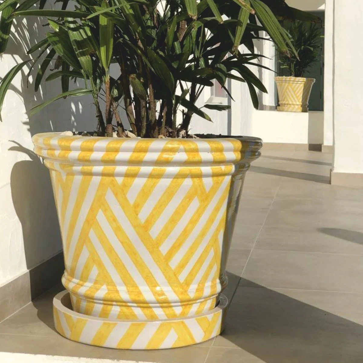 Casa Padrino maceta de cer¨¢mica de lujo blanco / amarillo ? 79 x A. 63 cm - Decoraci¨®n de jard¨ªn