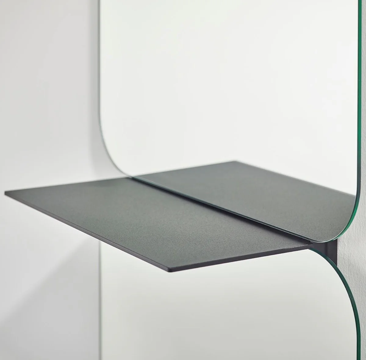 Casa Padrino Espejo de Lujo Negro 47 x H. 180 cm - Espejo de Pared de Dise?o con Estante de Aluminio con Revestimiento en Polvo