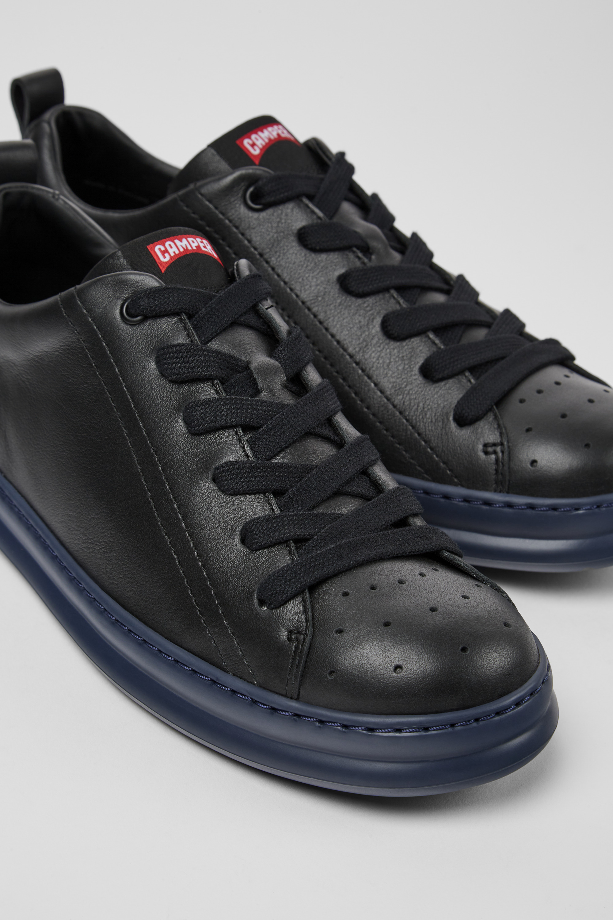 Runner - Black Sneakers for Men