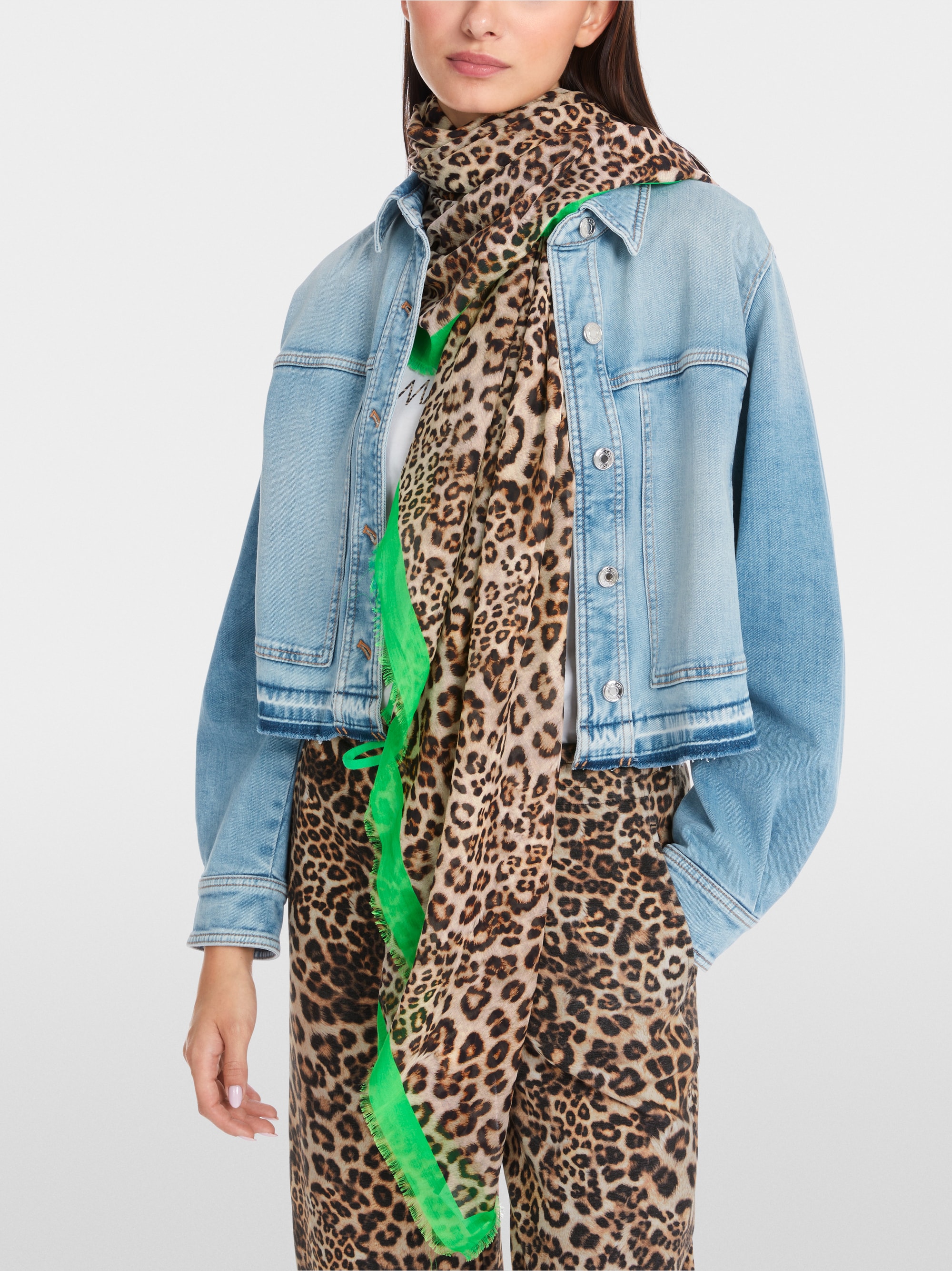 Marc-Cain Lightweight scarf with leopard print