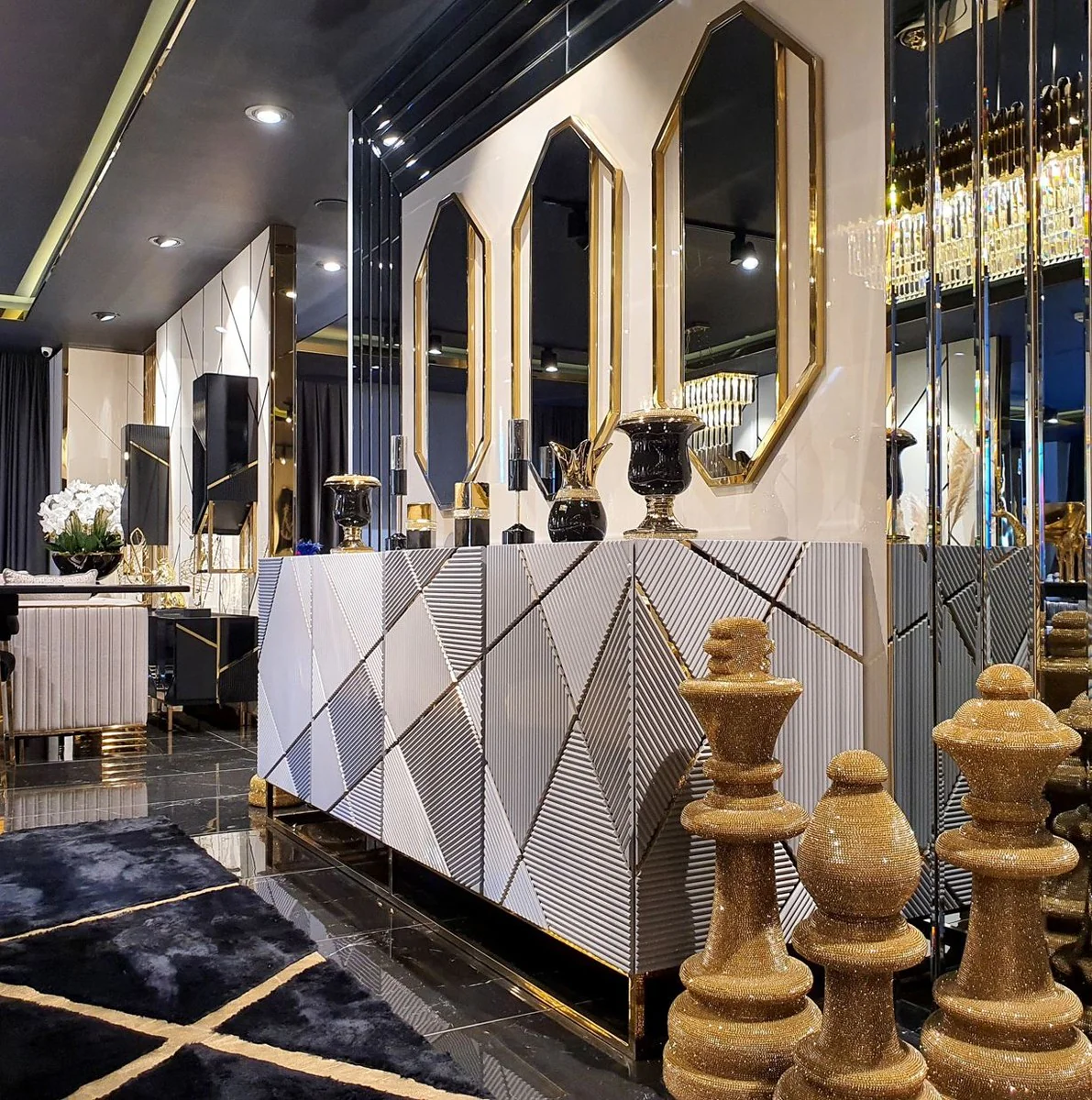 Casa Padrino conjunto de muebles de lujo blanco-gris / oro - 1 Aparador con 4 Puertas y 3 Espejos de Pared - Muebles de Sal¨®n - Calidad de Lujo