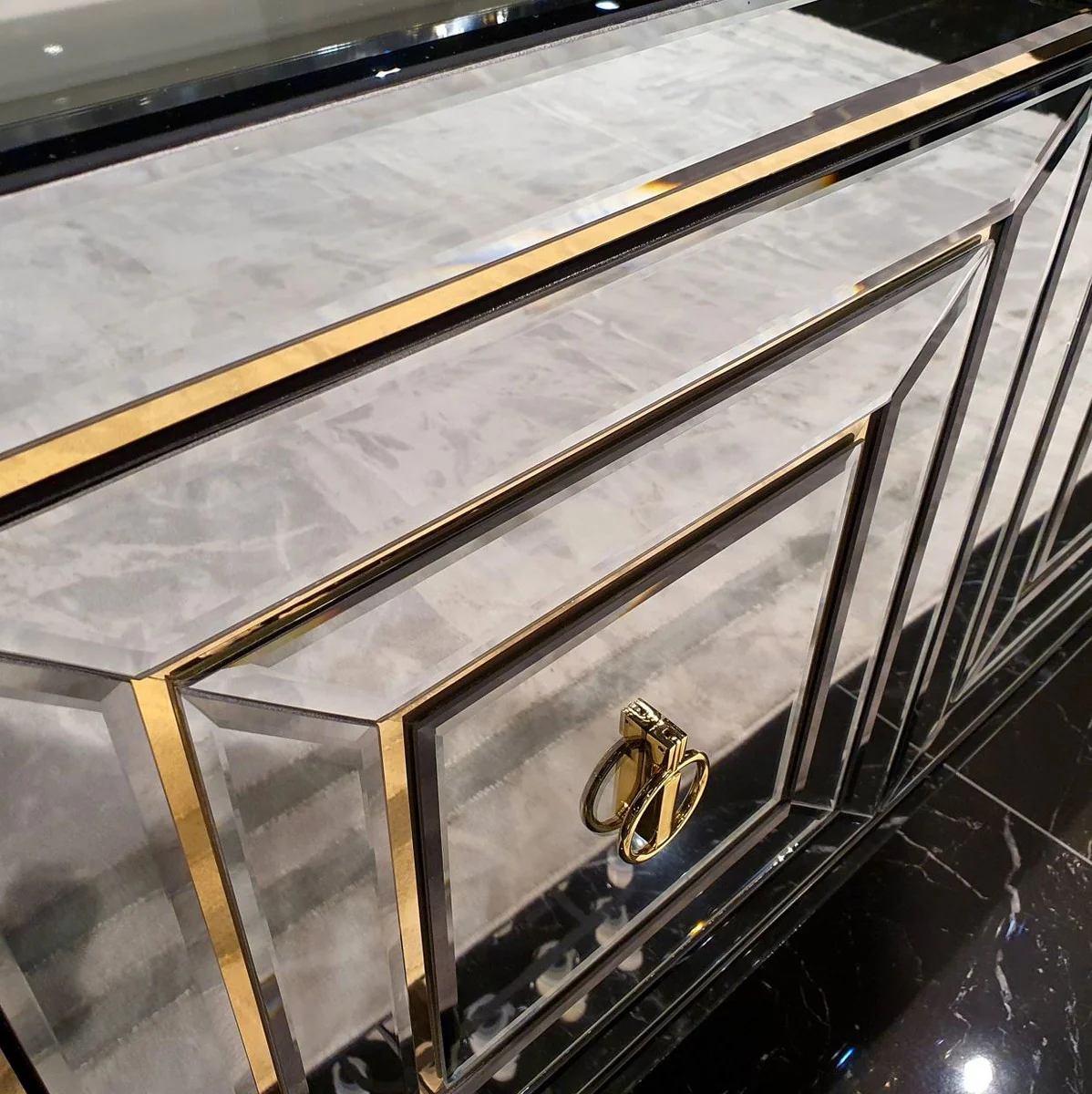 Casa Padrino conjunto de muebles de lujo aparador con espejo plata / oro - Armario de madera maciza con espejo con elegante espejo de pared - Muebles de lujo con espejo