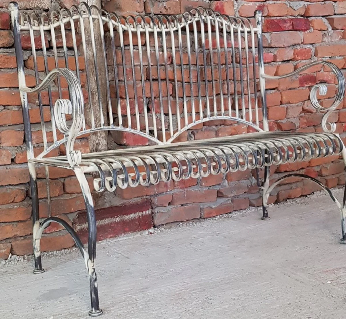 Casa Padrino banco de jardín Art Nouveau beige antiguo 125 x 55 x A. 115 cm - Banco de hierro forjado hecho a mano - Banco con reposabrazos - Muebles de Jardín Barroco y Art Nouveau