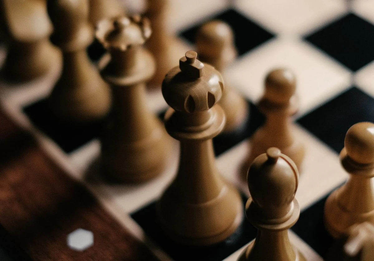 Casa Padrino conjunto de ajedrez de lujo 50 x 50 cm - Conjunto de ajedrez de madera - Tablero de ajedrez con piezas de ajedrez