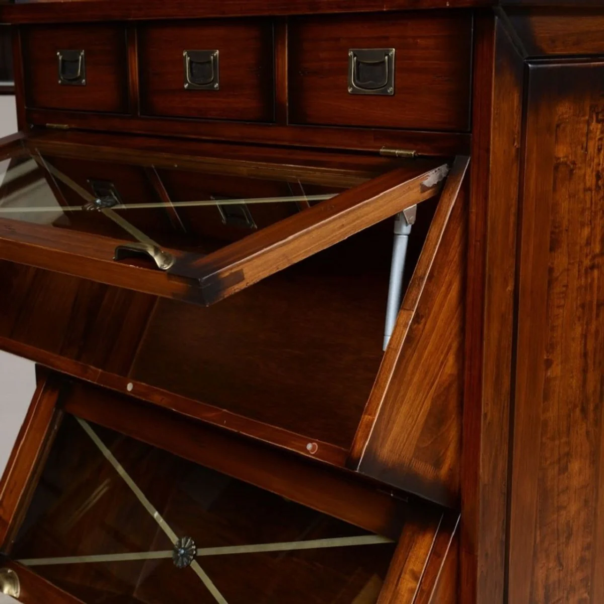 Casa Padrino armario de libros de estilo vintage de lujo marr¨®n / lat¨®n 96,5 x 47 x A. 166,5 cm - Armario de sal¨®n - Armario de oficina - Muebles de oficina - Muebles de estilo vintage de lujo