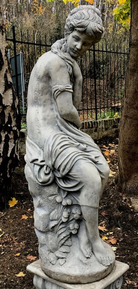 Casa Padrino Escultura de Decoración de Jardín Art Nouveau Mujer Gris Antiguo 44 x 44 x A. 130 cm - Elegante Decoración de Jardín Figura - Accesorios de Decoración de Jardín Barrocos y Art Nouveau