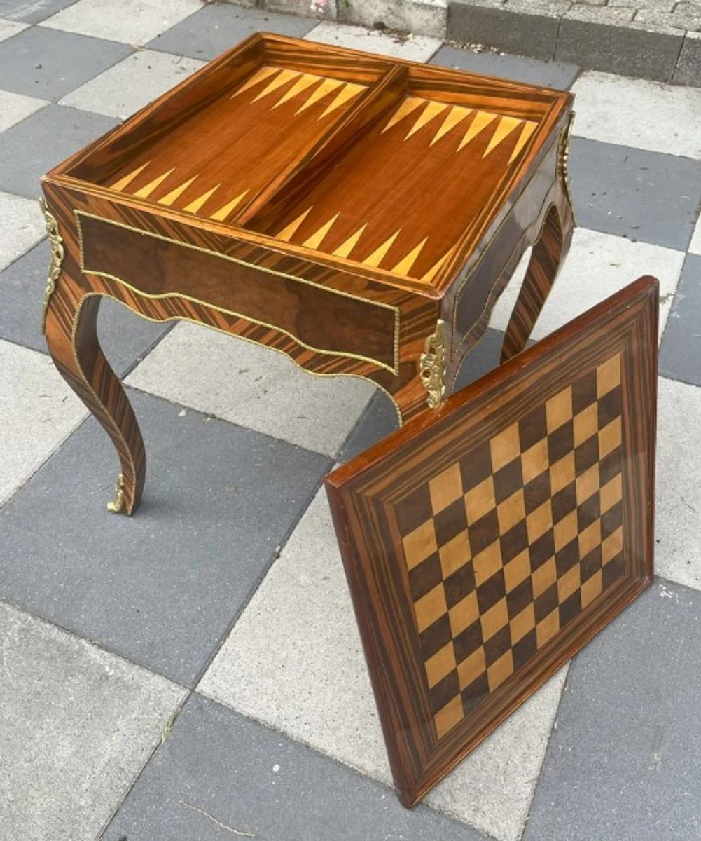 Casa Padrino mesa auxiliar barroco con superficie de juego de ajedrez y backgammon marr¨®n oscuro / marr¨®n / lat¨®n 60 x 60 x A. 71 cm - Muebles de estilo antiguo - Muebles barrocos - Noble y Magn¨ªfico