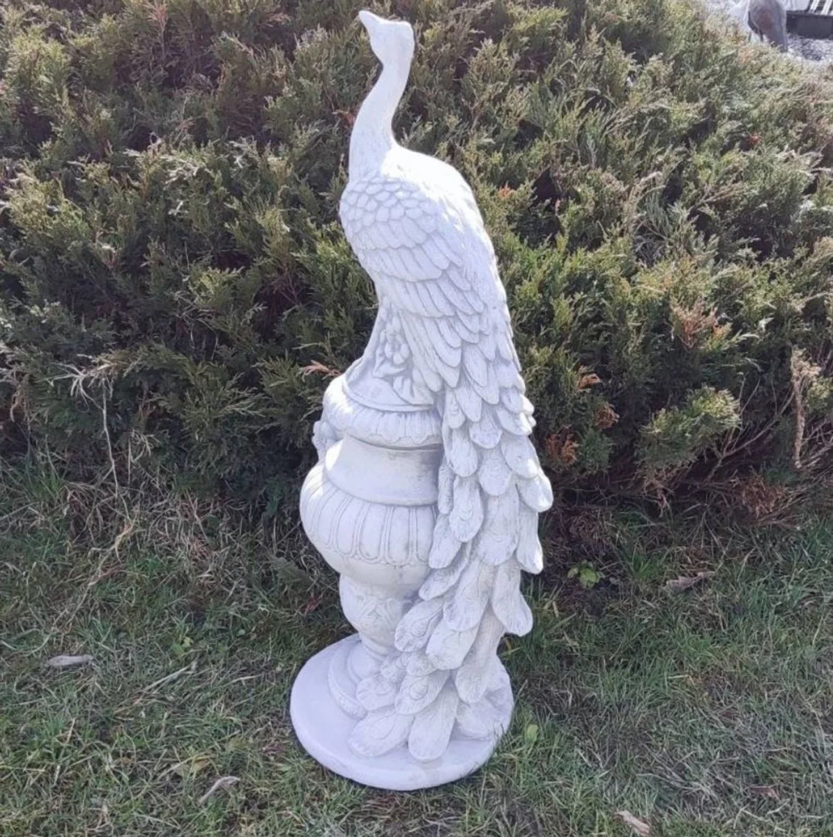 Casa Padrino escultura de decoraci¨®n de jard¨ªn barroco pavo real en jarr¨®n blanco / gris A. 82 cm - Magn¨ªfica figura de piedra de decoraci¨®n de jard¨ªn - Accesorios de decoraci¨®n de jard¨ªn barroco