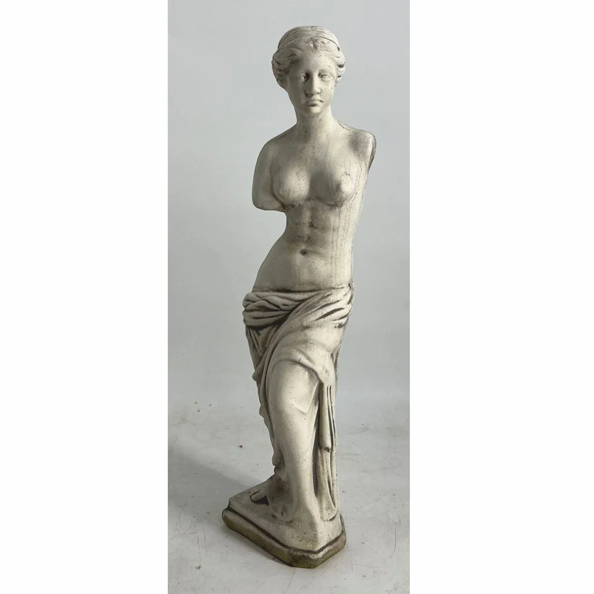 Casa Padrino escultura de decoraci¨®n de jard¨ªn Art Nouveau de hormig¨®n mujer gris A. 73 cm