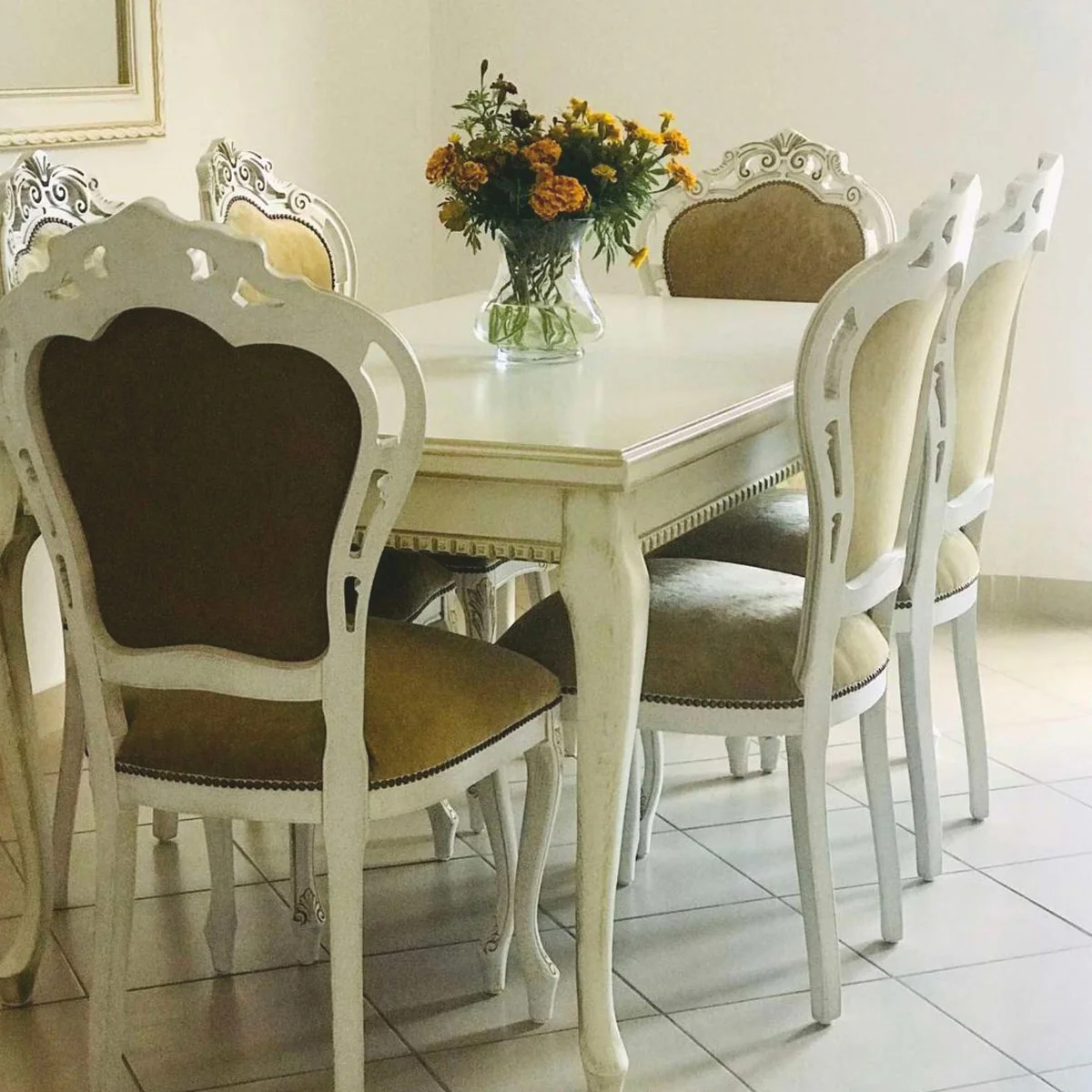 Casa Padrino Conjunto de Comedor Barroco de Lujo Oro / Blanco - 1 Mesa de Comedor y 6 Sillas