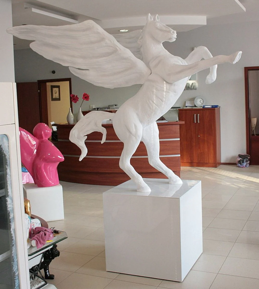 Casa Padrino figura decorativa de lujo Caballo Pegaso blanco 192 x A. 200 cm - Escultura de decoración de jardín resistente a la intemperie - Decoración de Hotel y Restaurante