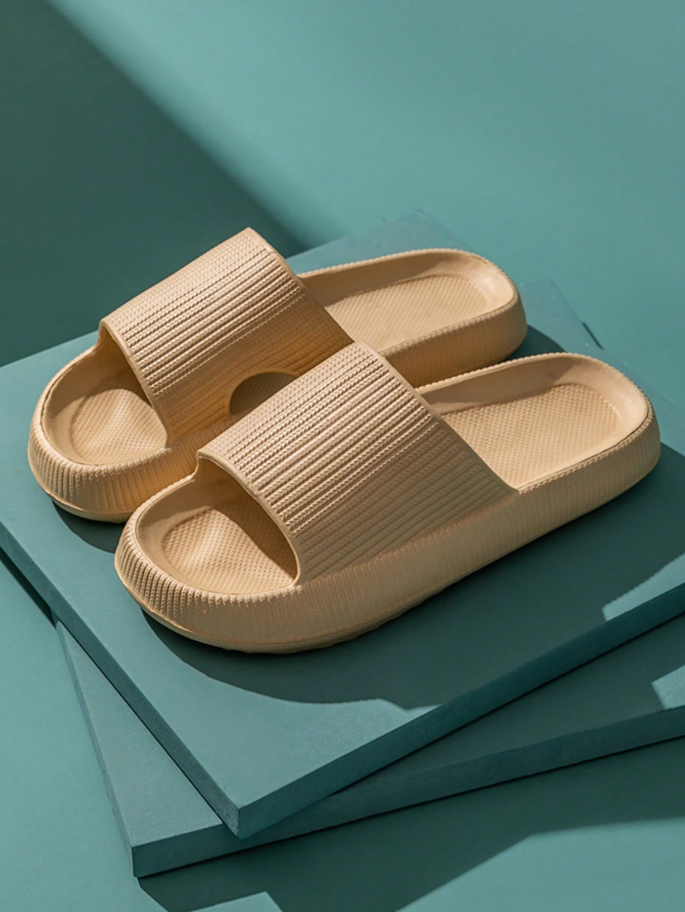 Summer Beach Thick Bottom Non-slip Plastic Slippers Khaki Casual Slip-on Slippers For Women, Khaki Women’s Plastic Slippers