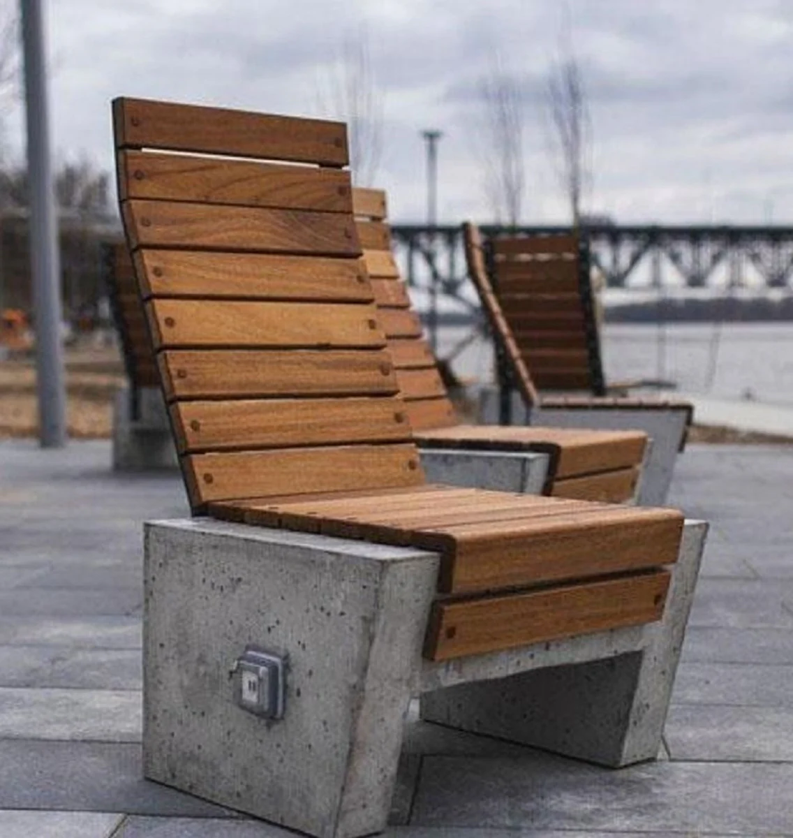 Casa Padrino sill¨®n de parque con conexi¨®n USB marr¨®n / gris A. 108 cm - Muebles urbano - Muebles de parque