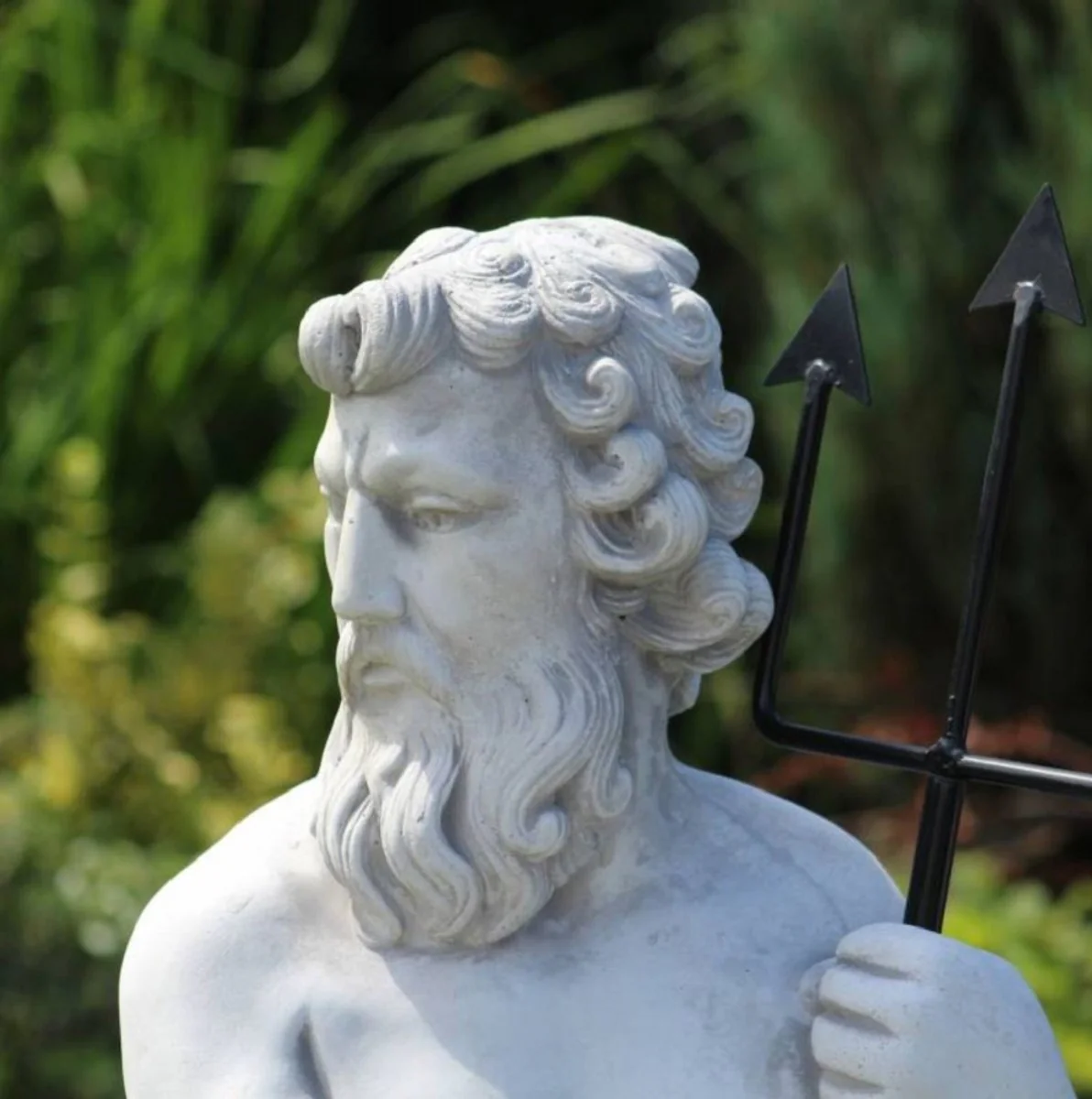 Casa Padrino escultura de gárgola Art Nouveau neptuno con pez gris / negro 35 x 35 x A. 123 cm - Elegante figura de piedra de gárgola - Accesorios de Decoración de Jardín Barroco y Art Nouveau