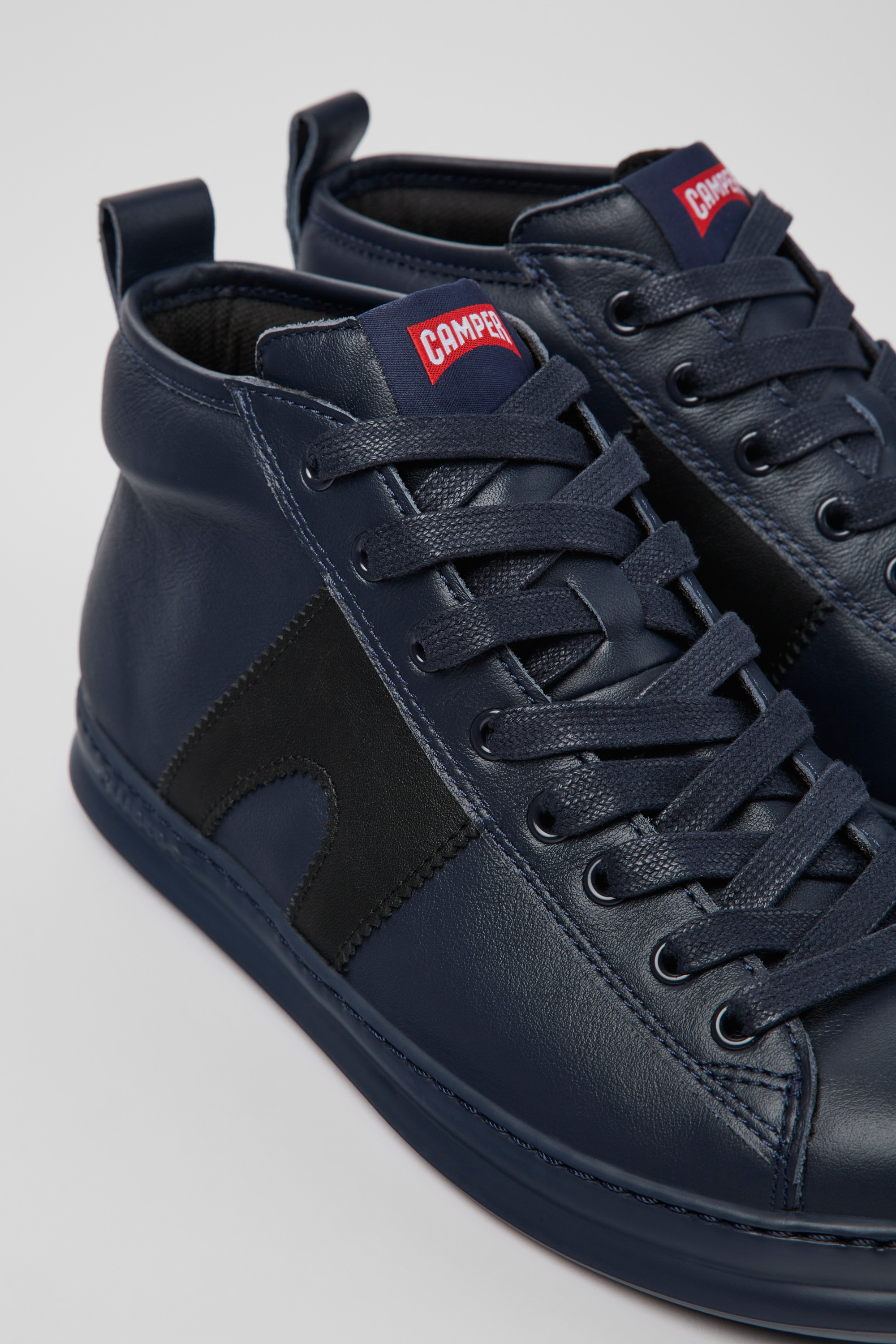 Runner - Blue leather sneakers for men